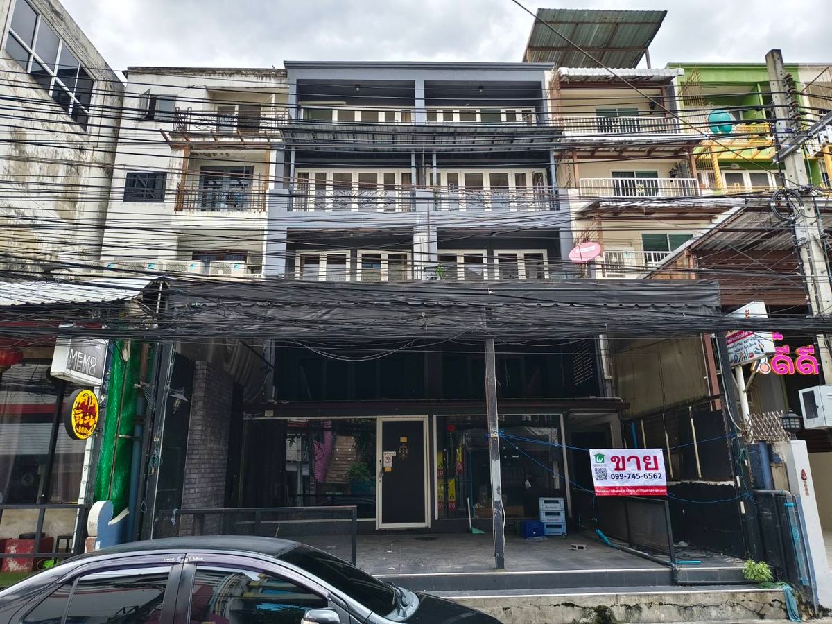 ขายอาคารพาณิชย์ 4.5 ชั้น 2 คูหา ใกล้มหาวิทยาลัยหอการค้าไทย ห่างจากถนนวิภาวดีรังสิตเพียง 200 เมตร ขายอาคารพาณิชย์ 4.5 ชั้น 2 คูหา ใกล้มหาวิทยาลัยหอการค้าไทย ห่างจากถนนวิภาวดีรังสิตเพียง 200 เมตร