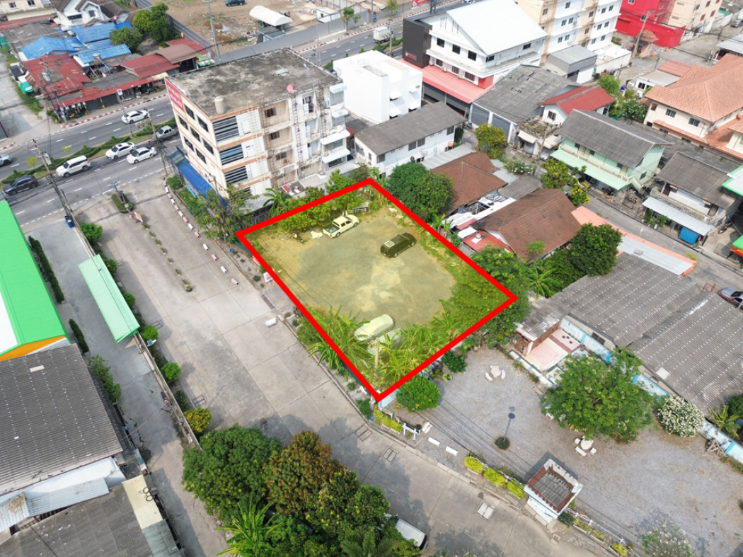 Land for sale near Khlong Song Road, only 50 m, 177 sqw Land for sale near Khlong Song Road, only 50 m, 177 sqw