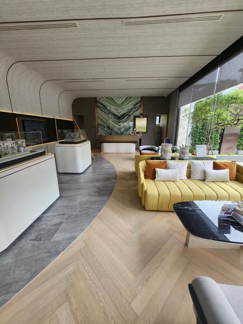 Rent: Single building showroom in Sathorn-Chan area