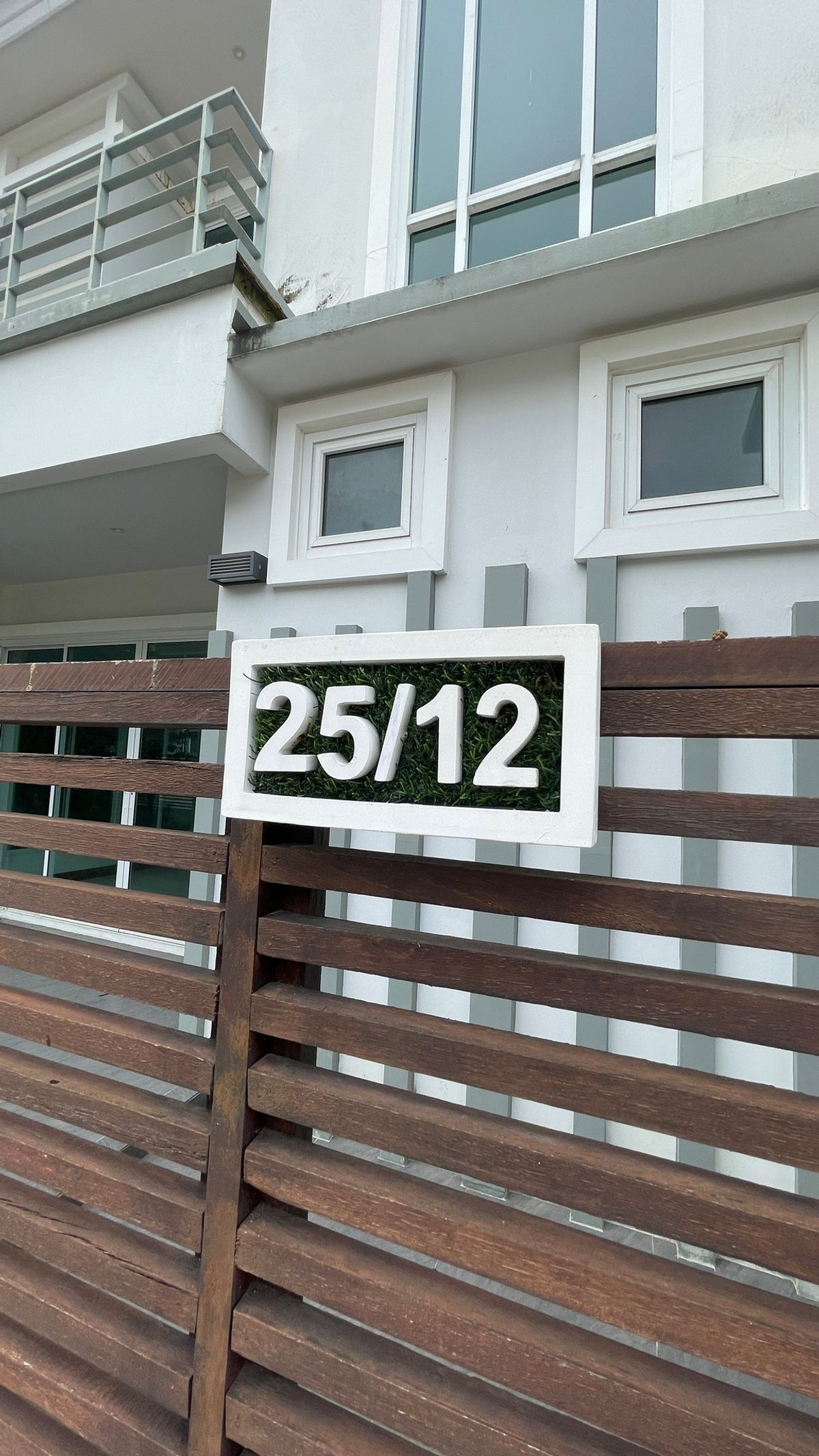 JK2 7127404 : โกลเด้นท์ แซน	 – รูปที่ 2