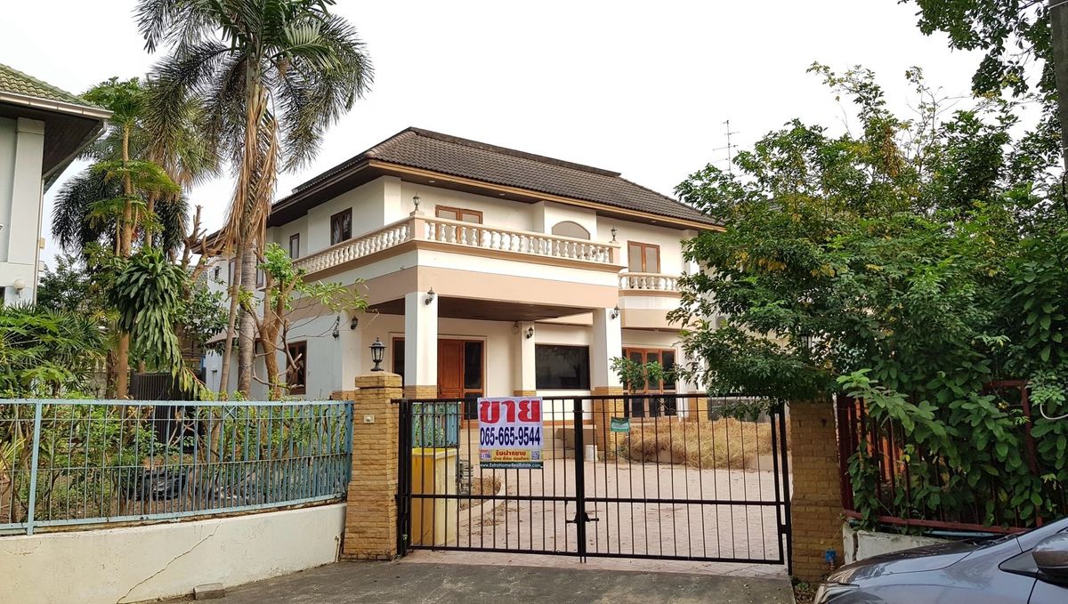 Piman Pinklao House for sale 123 square wah on Kanchanaphisek Road Piman Pinklao House for sale 123 square wah on Kanchanaphisek Road