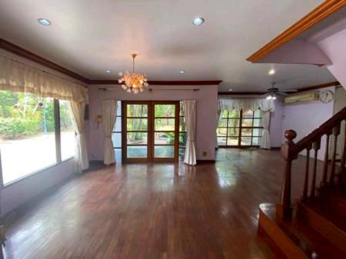 ขายบ้านหรู หมู่บ้านศรีเจริญวิลล่า ติดถนนเทพารักษ์ อ.สมุทรปราการ – รูปที่ 4