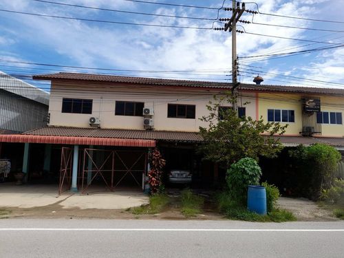 JK 4181936: Outside the Kanchanaburi Project