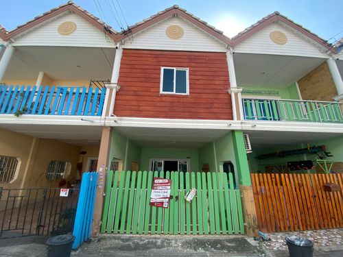 JK 570442: Easland and House