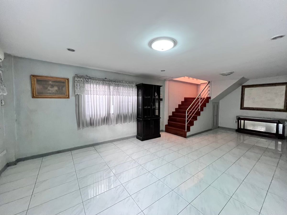 SVS-131 Sell 3-storey Town House, Mongkhon Niwet Village, Size 43 Sq. 5 bedrooms, 3 bathrooms, Soi Ngamwongwan 48 BTS Kasetsart – รูปที่ 3