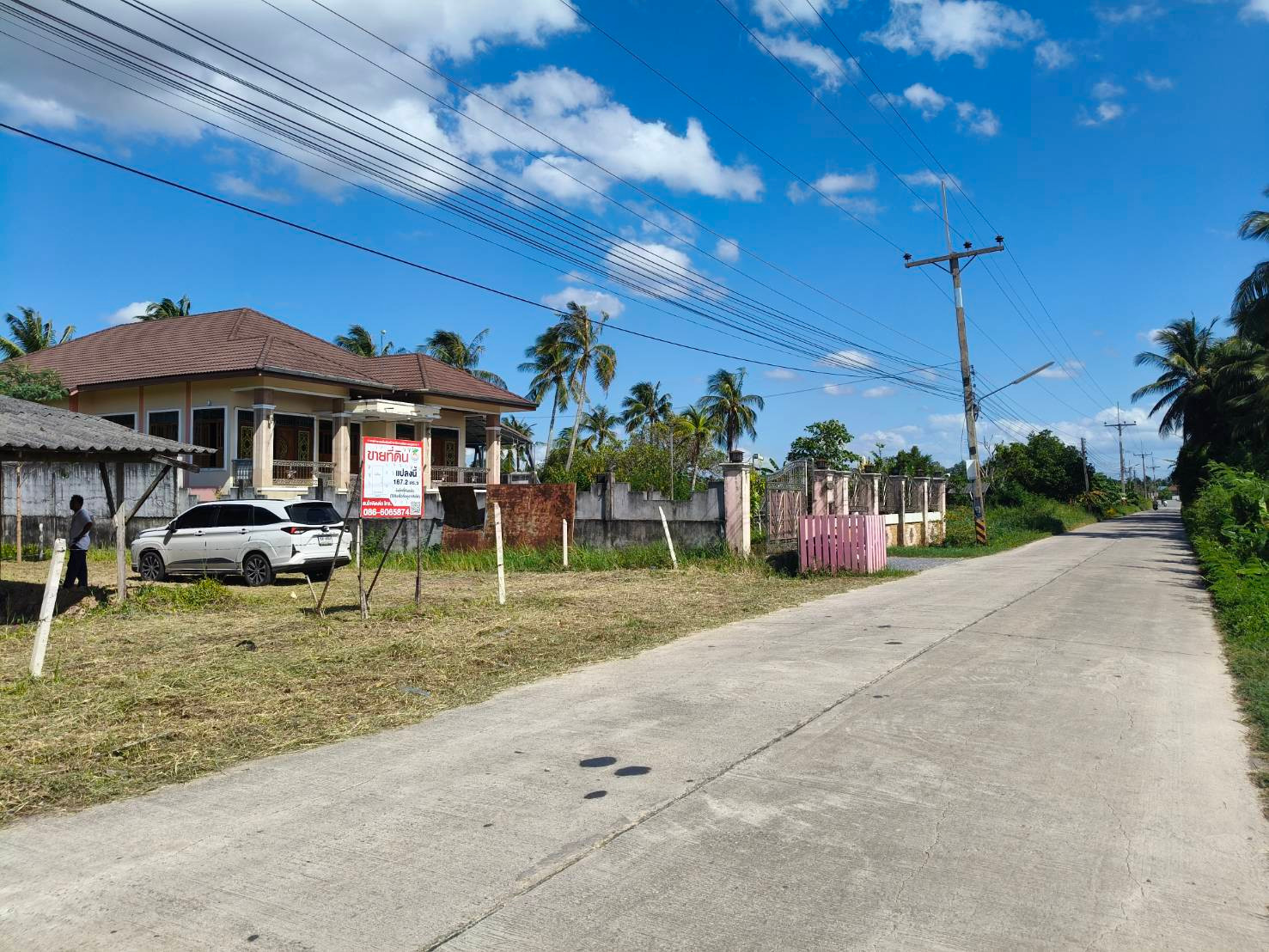 Land for sale, near Nakhon Si Thammarat, land with 1 ngan 87.2 sq.wah, entering the city for only 5 minutes. Land for sale, near Nakhon Si Thammarat, land with 1 ngan 87.2 sq.wah, entering the city for only 5 minutes.