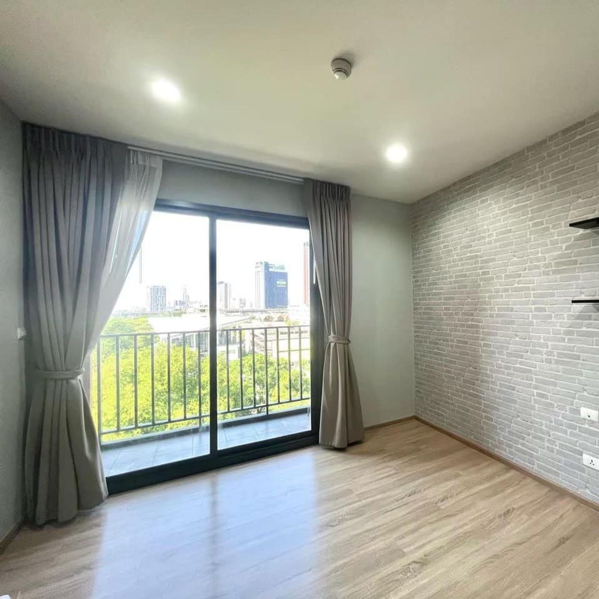 South, good wind, very good corner room !! ⭐The Base Garden Rama 9 South, good wind, very good corner room !! ⭐The Base Garden Rama 9
