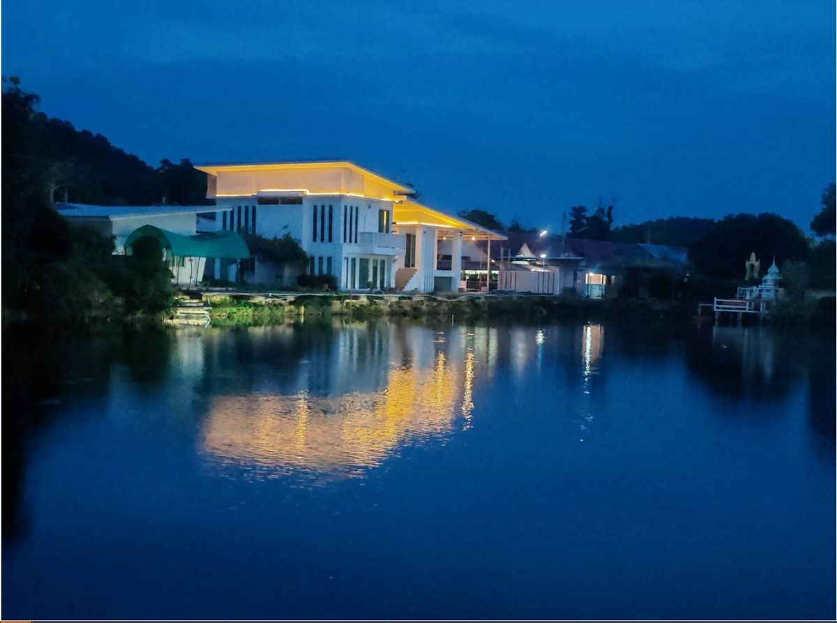 Waterfront Villa luxury House, breathtaking mountain views, near Kasemrad Hospital Saraburi, Adisorn Golf Club, Imaim Market Waterfront Villa luxury House, breathtaking mountain views, near Kasemrad Hospital Saraburi, Adisorn Golf Club, Imaim Market