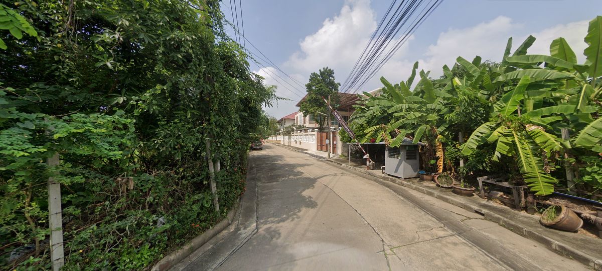 Selling 1 empty land 23 sq.w. Muang Thong Garden Prawet