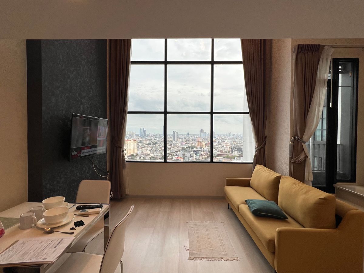 Knightsbridge Prime Sathorn Duplex room also has an earthquake. But does not affect the use Rent a special price of 20,000 only Knightsbridge Prime Sathorn Duplex room also has an earthquake. But does not affect the use Rent a special price of 20,000 only