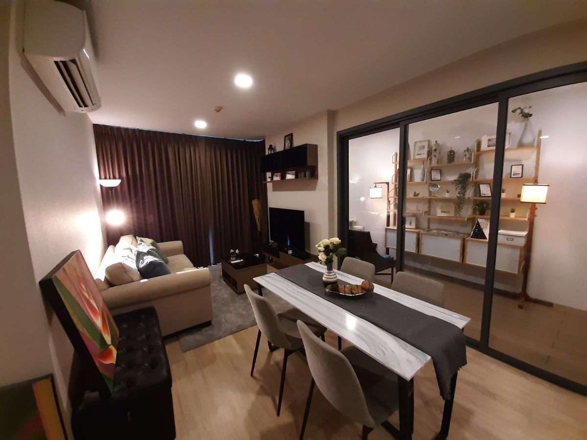 For Sale Taka HAUS Ekamai 12 is a luxury condominium in Japanese style with a private garden in the house. For Sale Taka HAUS Ekamai 12 is a luxury condominium in Japanese style with a private garden in the house.