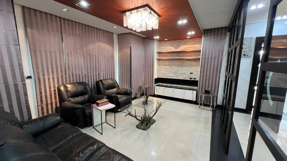For Rent: House Area Sukhumvit 26 5 Bed 400 sqm 180,000 THB/month
