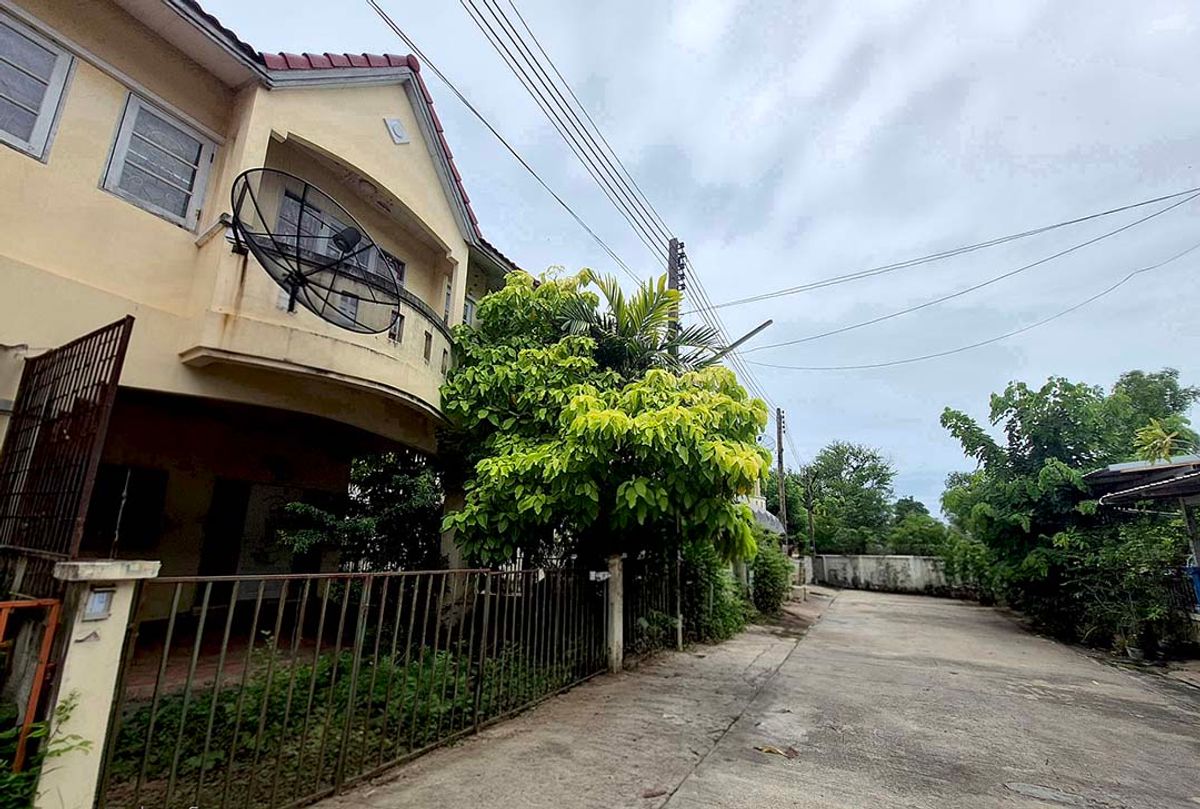 2 -story townhome for sale behind the corner of 28 sq.w., Wiset Suk Nakhon Village, Project 19, Phanthai Norasing – รูปที่ 4