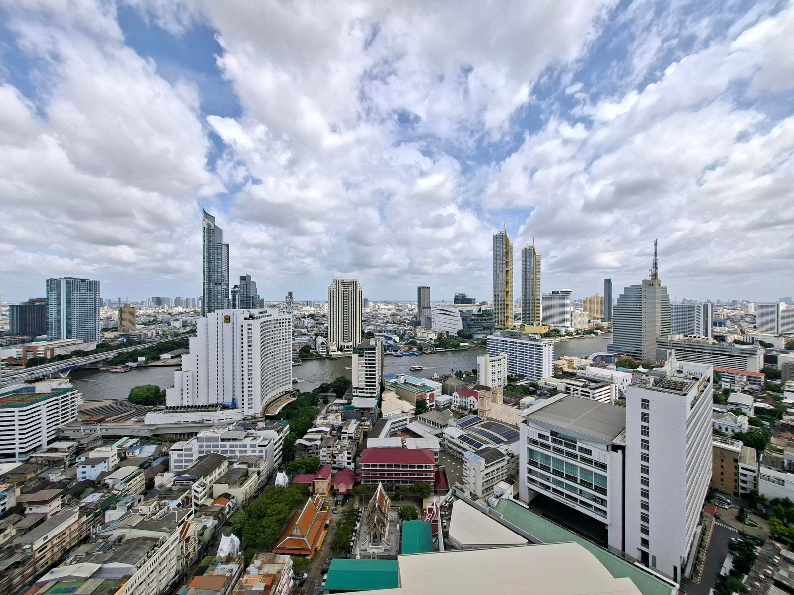 คอนโดวิวแม่น้ำเจ้าพระยา ใจกลางสาทร-สีลม-บางรัก น้ำไม่ท่วม  STATE TOWER [LEBUA] 1 ห้องนอน 68 ตรม.ใกล้ รร.อัสสัมชัญ, Central บางรัก #BTS สะพานตากสิน  สนใจ 📞099 415 2664, 080 369 6366