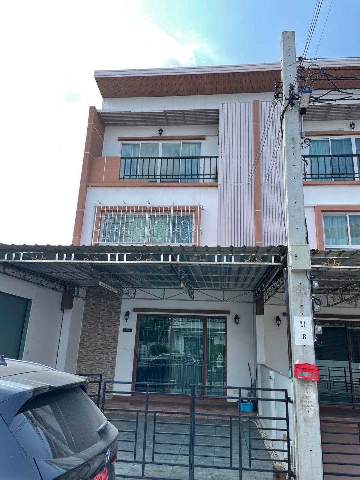 Urgent sale, 3 -story Townhome, Grand Wisphan, Tha Kham 16, Rama Two, Grand Wisdom after the corner is ready.