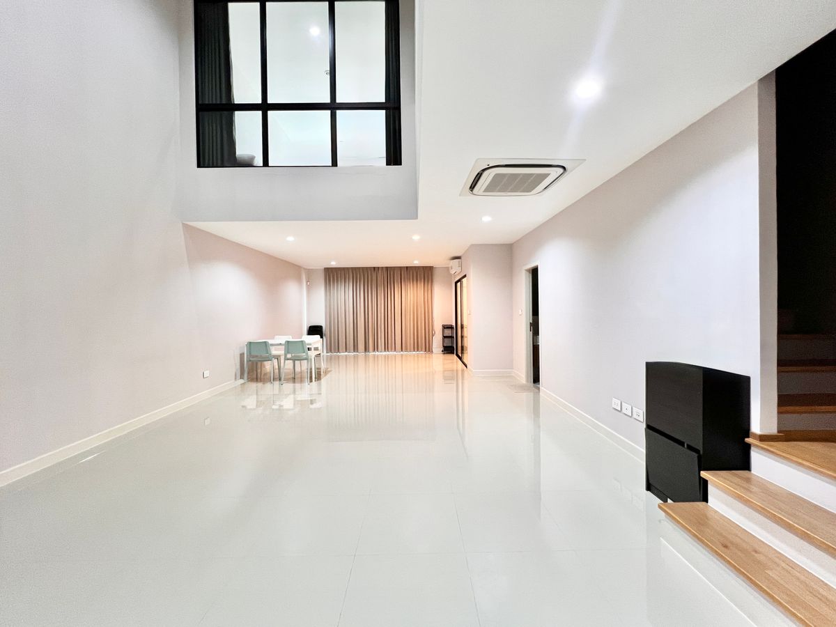 For rent, NIRVANA DEFINE Rama 9 - Srinakarin Type, the largest 3 layers, good location ready. For rent, NIRVANA DEFINE Rama 9 - Srinakarin Type, the largest 3 layers, good location ready.