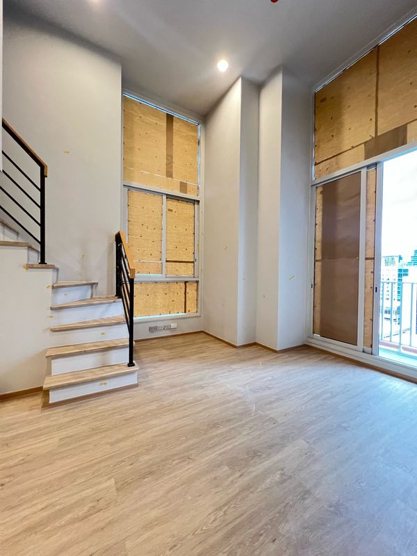 2 bedrooms, hot positions.
