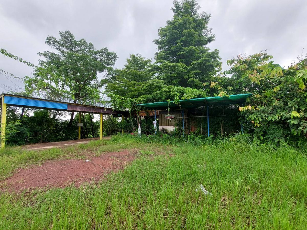 JK2 5912658: Outside the Nong Khai project