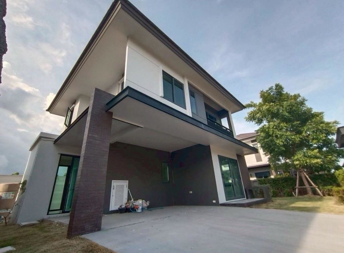 🏡 บ้านเดี่ยวโครงการ Britania บางนาบ้านสวยพร้อมอยู่ ตกแต่งบิวท์อินทั้งหลัง พื้นที่ใช้สอยกว้างขวาง เหมาะกับครอบครัวที่ต้องการความสะดวกสบายและความเป็นส่วนตัว