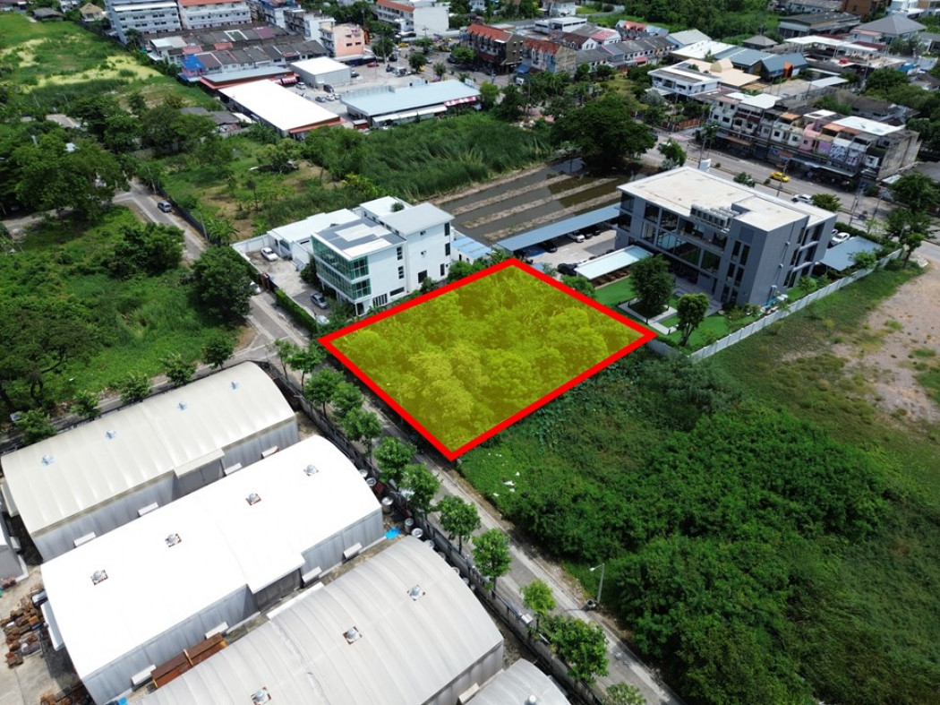 Land for sale, Soi Tiwanon 37, size 331 sqw, near Sanambinnam BTS station, 1.4 km. KK Land for sale, Soi Tiwanon 37, size 331 sqw, near Sanambinnam BTS station, 1.4 km. KK