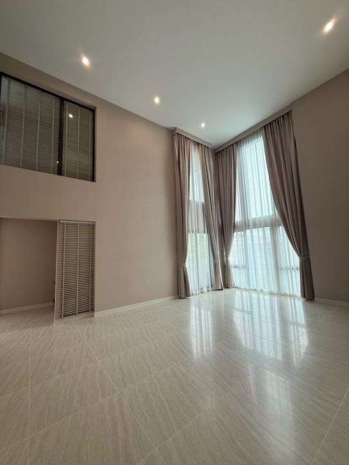 Baan Klang Muang Classe รัชดา - ลาดพร้าว✨ทาวน์โฮม 3.5 ชั้น ขนาด 364 ตร.ม. 51.7 ตร.ว. | 4 ห้องนอน 5 ห้องน้ำ 3 ที่จอด เริ่ม 27.9 MB ติดต่อนัดชม Tel.0922635410 (เอิร์ธ)