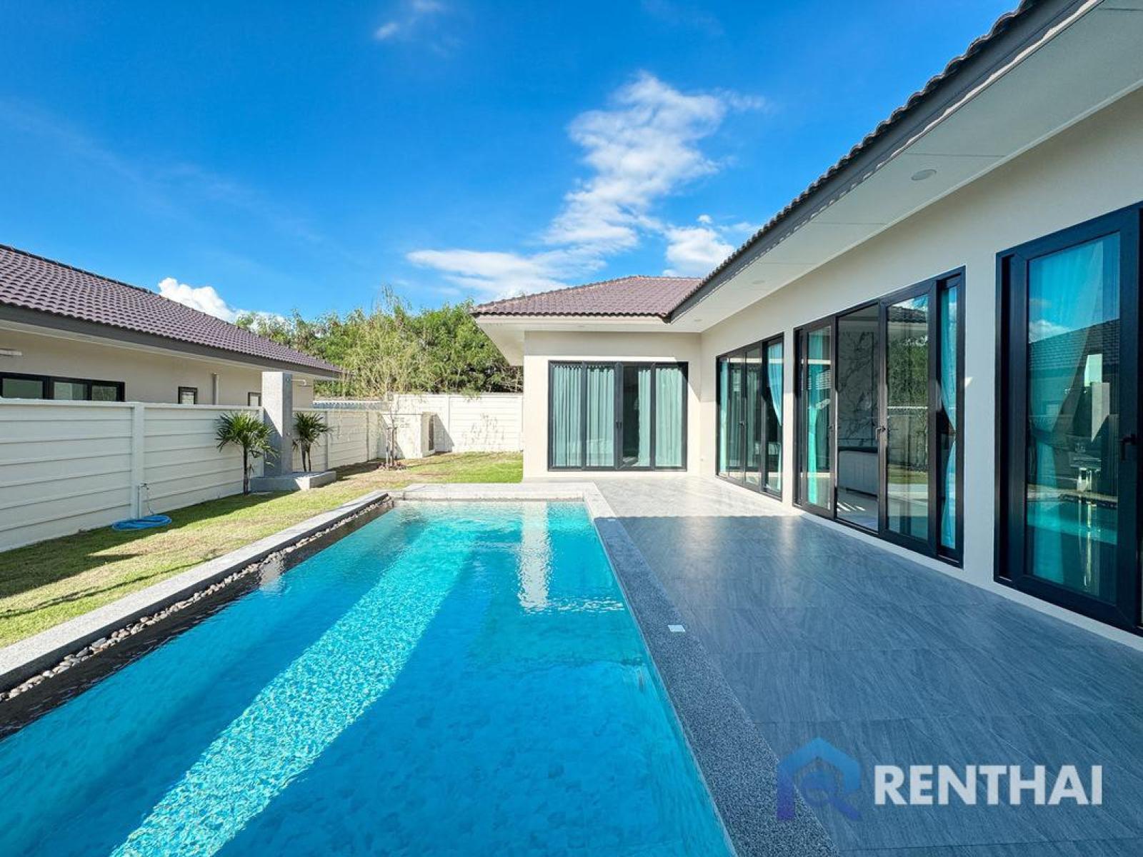 Beautiful  3-Bedroom, 4-Bathroom Pool Villa in Pattaya.