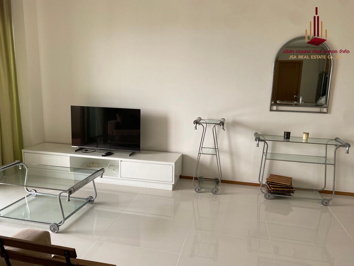 ✨ For Rent: The Emporio Place Condo ✨ 💰 Only 45,000 THB/month