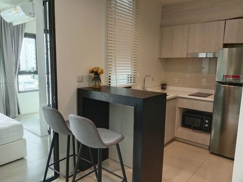 Condo for Rent : Life One Wireless(BTS Ploenchit) (Rt-01)