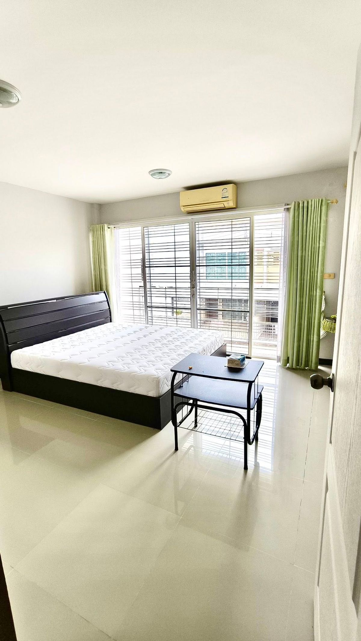 ขายบ้าน 2 ชั้น หมู่บ้านรมย์นลิน เนื้อที่ 23.5 ตร.วา 4 ห้องนอน ใกล้ รพ.กรุงเทพระยอง อ.เมือง จ.ระยอง ขายบ้าน 2 ชั้น หมู่บ้านรมย์นลิน เนื้อที่ 23.5 ตร.วา 4 ห้องนอน ใกล้ รพ.กรุงเทพระยอง อ.เมือง จ.ระยอง