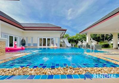 Baan Dusit Pattaya Hill – Private Pool Villa with Spacious Garden