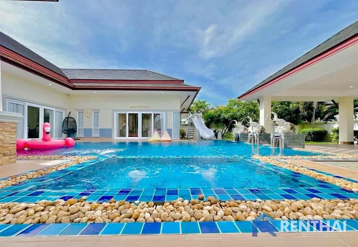 Baan Dusit Pattaya Hill – Private Pool Villa with Spacious Garden