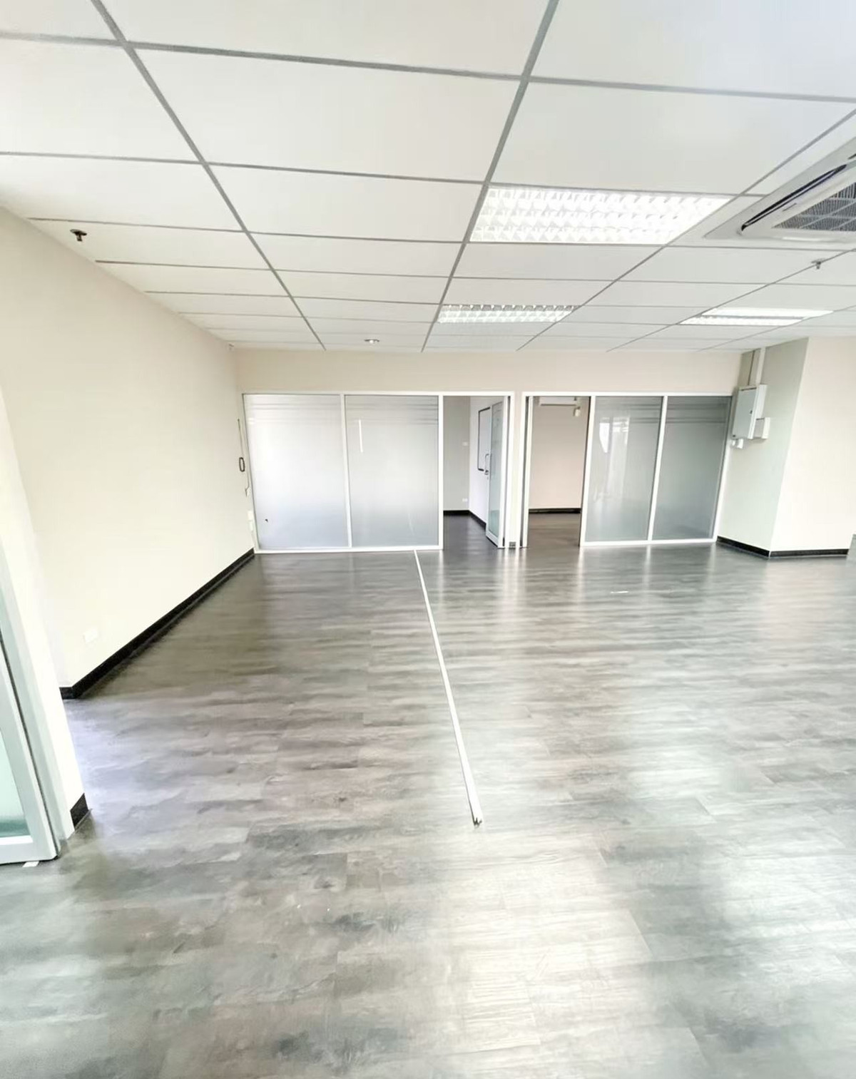 🏢 Office for rent Rama 9, near MRT only 600 meters