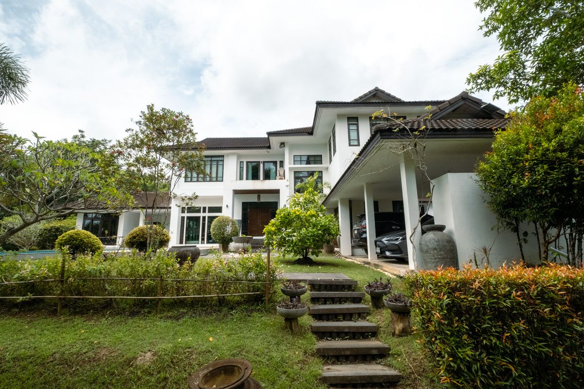 Large Residence with Garden Near Prem School for sale  – รูปที่ 3