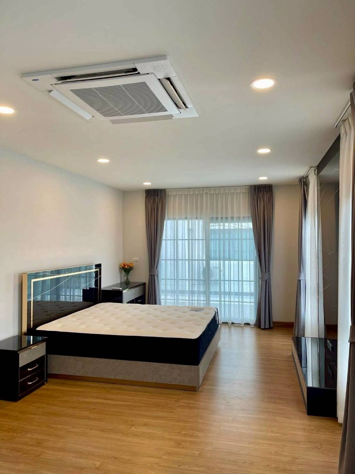 ★ Rare Unit ★ บ้านเดี่ยว 2 ชั้น 77.00 ตร.ว., 282.00 ตร.ม. | 4 ห้องนอน 5 ห้องน้ำ | ใกล้ เมกะ บางนา 5 นาที, โรงพยาบาลพริ้นซ์ สุวรรณภูมิ 14 นาที – รูปที่ 2