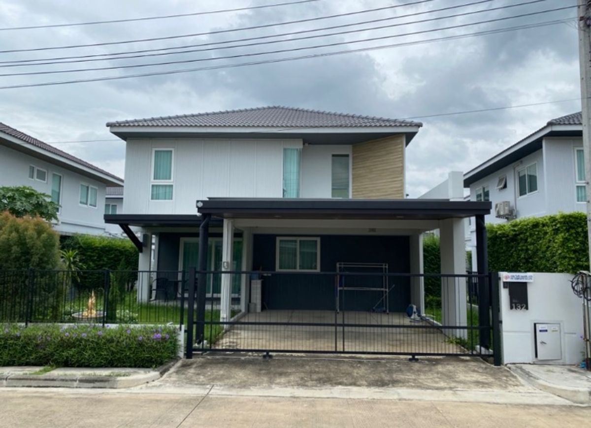 Chaiyaphruek, Ramintra-Chatuchot Expressway, 2-story house, land size 60 square wah.Usable area 161 square meters4 bedrooms, 3 bathrooms with winner Chaiyaphruek, Ramintra-Chatuchot Expressway, 2-story house, land size 60 square wah.Usable area 161 square meters4 bedrooms, 3 bathrooms with winner