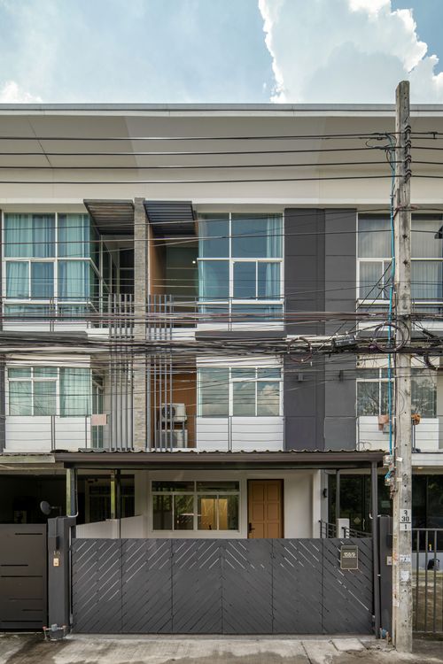 Rent a townhouse 24.9 sq.w., Lat Phrao -Nak Niwat area