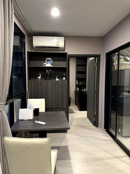 2 ห้องนอน 2 ห้องน้ำ ขนาด 53 ตร.ม. ค่าเช่าเพียง 25,000 บาท/เดือน  พร้อมอยู่