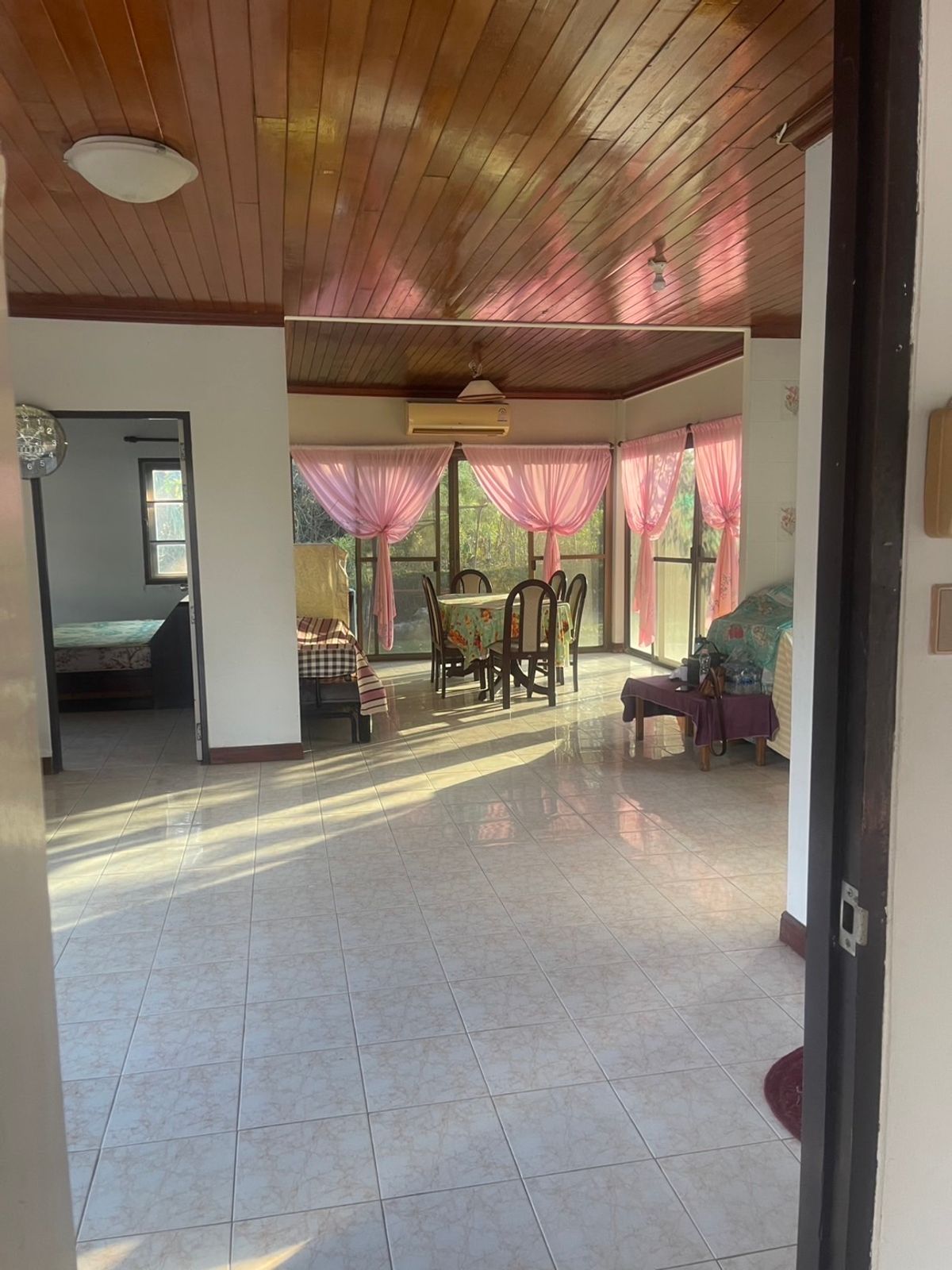 ขายบ้านเดี่ยวในหมู่บ้าน Rock Garden Beach Resort  สิ่งแวดส้อมดี ใกล้ทะเล  อ.แกลง ระยอง – รูปที่ 2