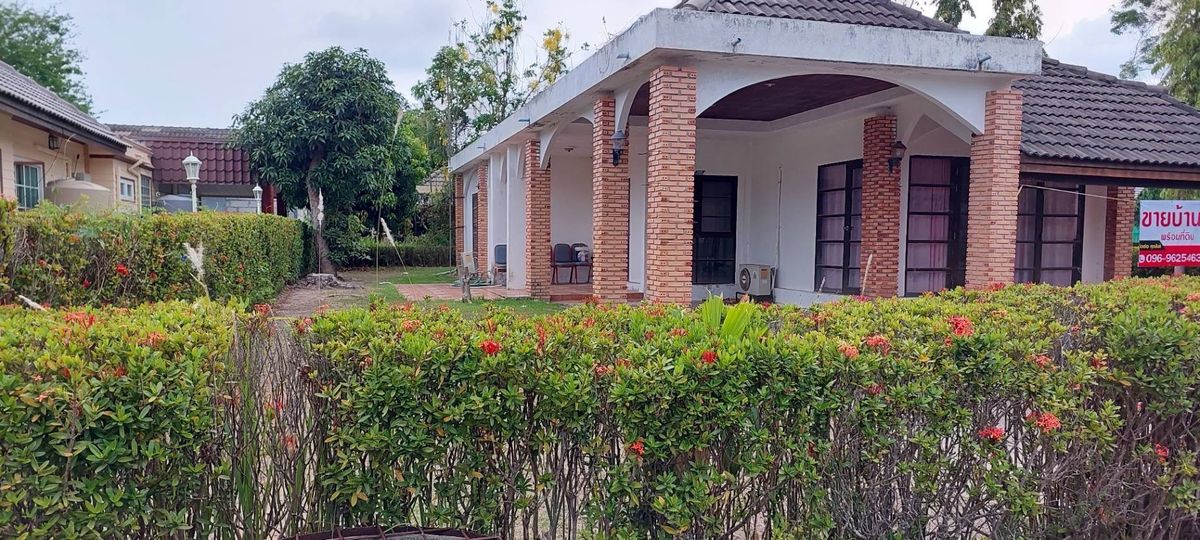 House for sale in the village of Rock Garden Beach Resort, a good environment near the sea, Klaeng Rayong District