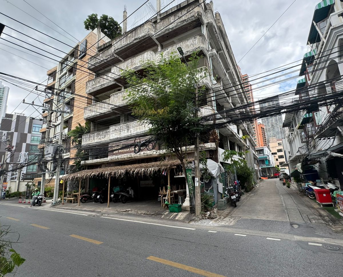 อาคารพาณิชย์ให้เช่าใน Sukhumvit 16