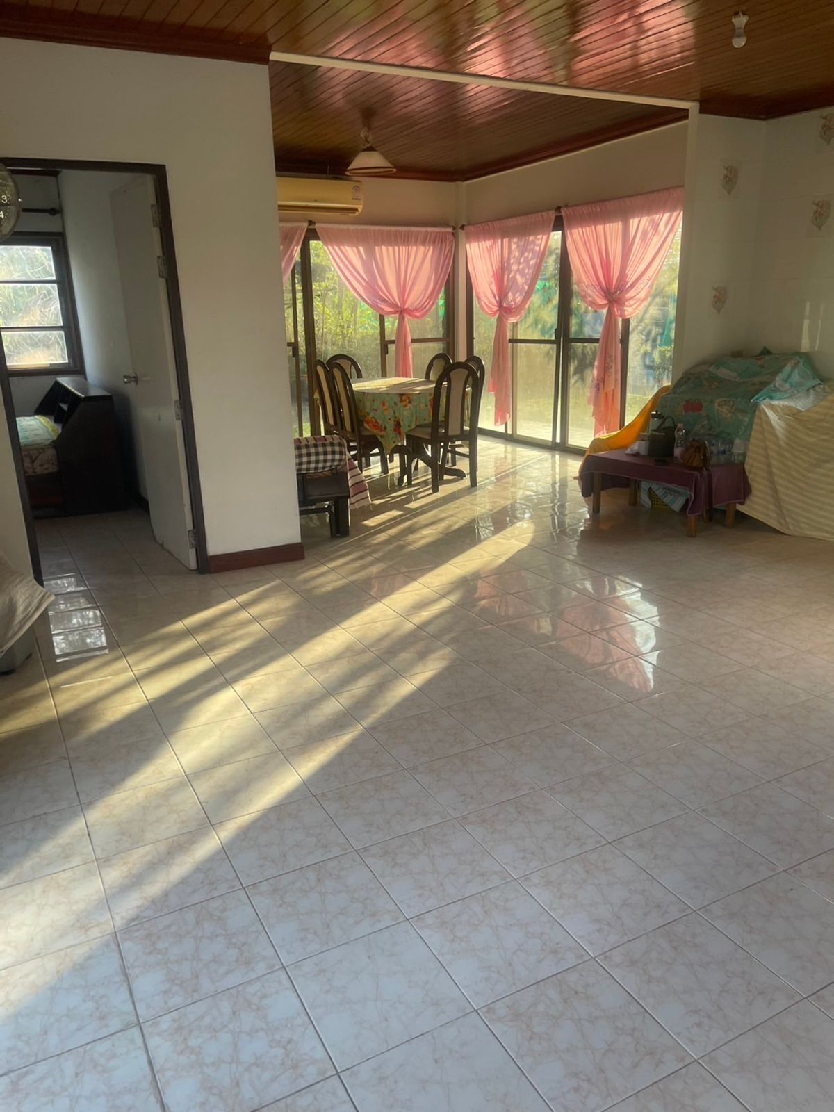 ขายบ้านเดี่ยวในหมู่บ้าน Rock Garden Beach Resort  สิ่งแวดส้อมดี ใกล้ทะเล  อ.แกลง ระยอง – รูปที่ 3