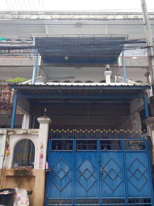 Townhome: Outside the Bangkok Project