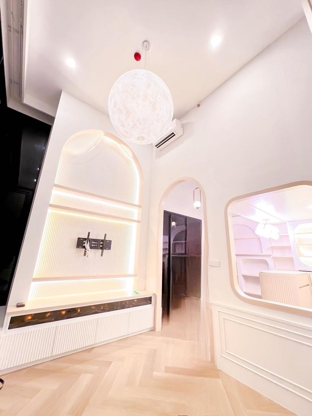 ให้เช่า KnightsBridge Space รัชโยธิน 1 ห้องนอน 50 ตรม. รีโนเวทสวย พร้อมอยู่