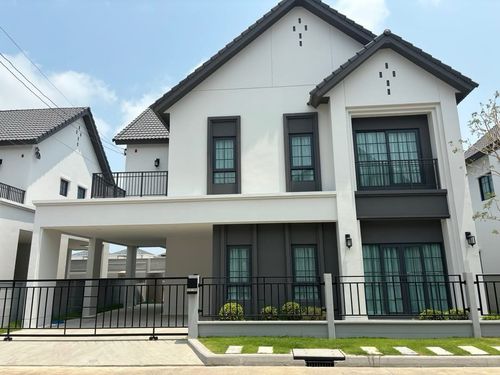 For Rent📍Centro บางนา 🛀4 bed 5 bath📞0639399665