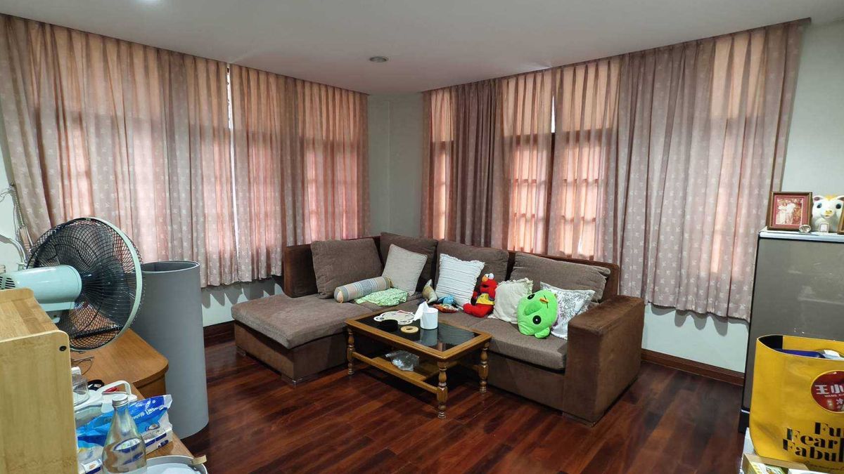 ให้เช่าบ้านเดี่ยว 2 ชั้นครึ่ง 140 ตร.ม. แยก1 ถ.ลาดพร้าว 48 ให้เช่าบ้านเดี่ยว 2 ชั้นครึ่ง 140 ตร.ม. แยก1 ถ.ลาดพร้าว 48