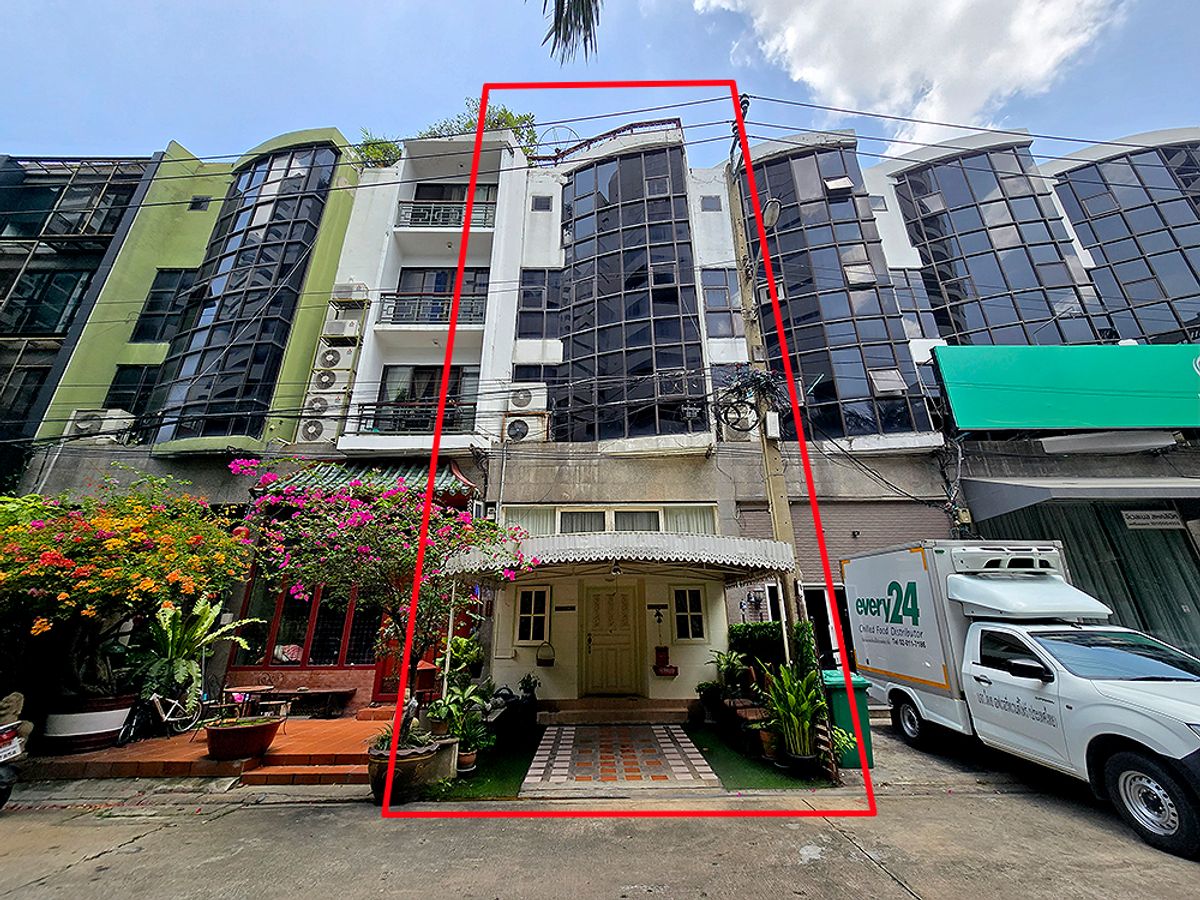 Home Office 4 ชั้นครึ่ง ใจกลางกรุงเทพ (...ลด 4 ล้าน...) Supalai Place Sukhumvit 39 Home Office 4 ชั้นครึ่ง ใจกลางกรุงเทพ (...ลด 4 ล้าน...) Supalai Place Sukhumvit 39
