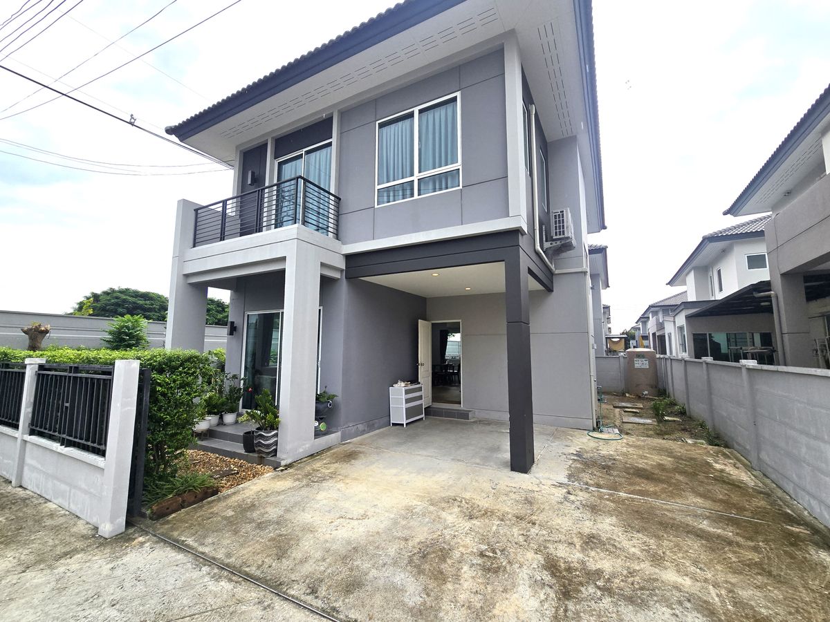 บ้านเดี่ยว 2 ชั้น หมู่บ้าน เซนโทร รังสิต คลอง 4 ตกแต่งสวย  พร้อมสวนรอบบ้าน ทำเลดี ติด ถนนรังสิต-นครนายก ซึ่งเชื่อมต่อกับถนนวงแหวนกาญจนาภิเษก – รูปที่ 2