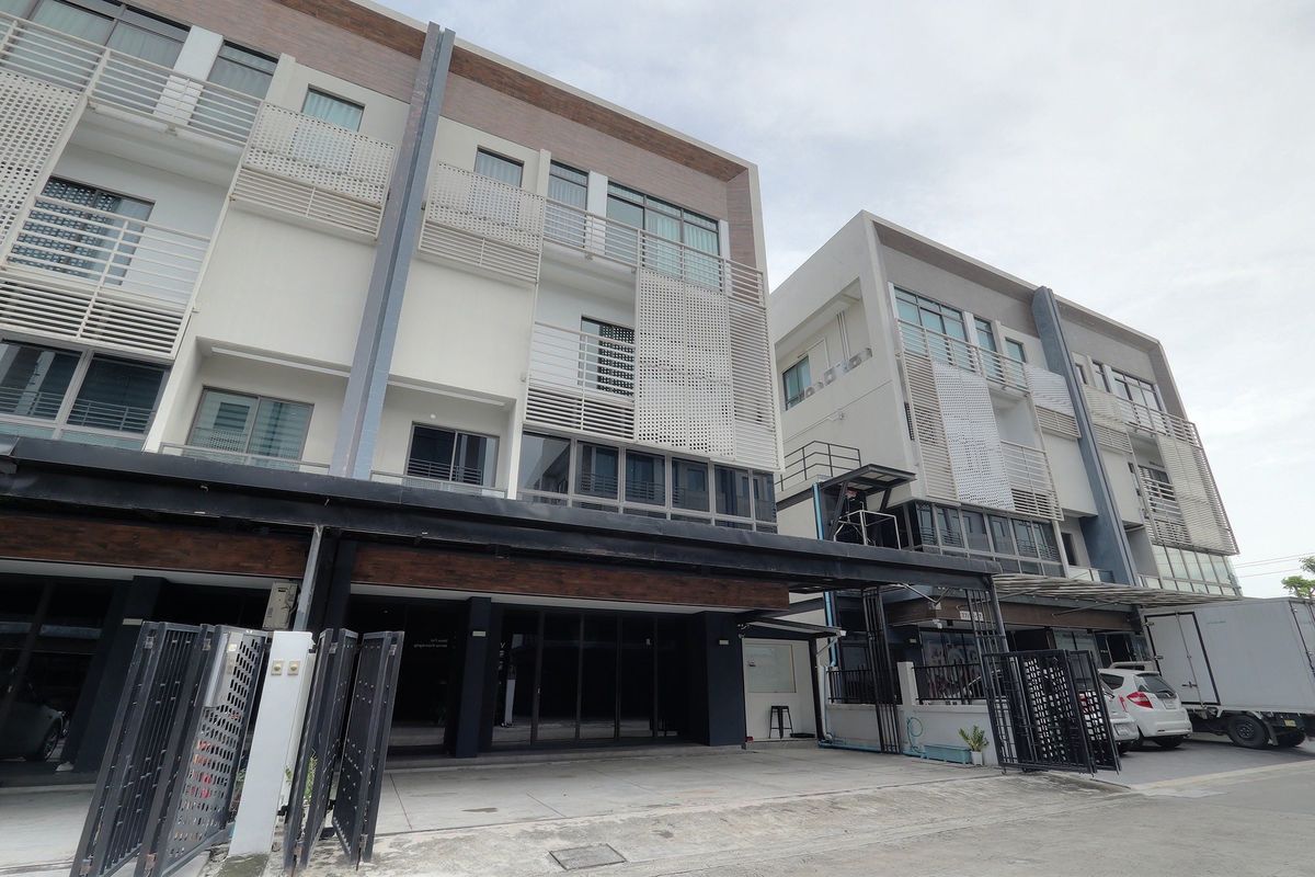 โฮมออฟฟิศ ดิสทริค เอกมัย - รามอินทรา / 4 ชั้น (ขาย), District Ekkamai - Ramintra / 4 Storey (FOR SALE) TPM004 โฮมออฟฟิศ ดิสทริค เอกมัย - รามอินทรา / 4 ชั้น (ขาย), District Ekkamai - Ramintra / 4 Storey (FOR SALE) TPM004