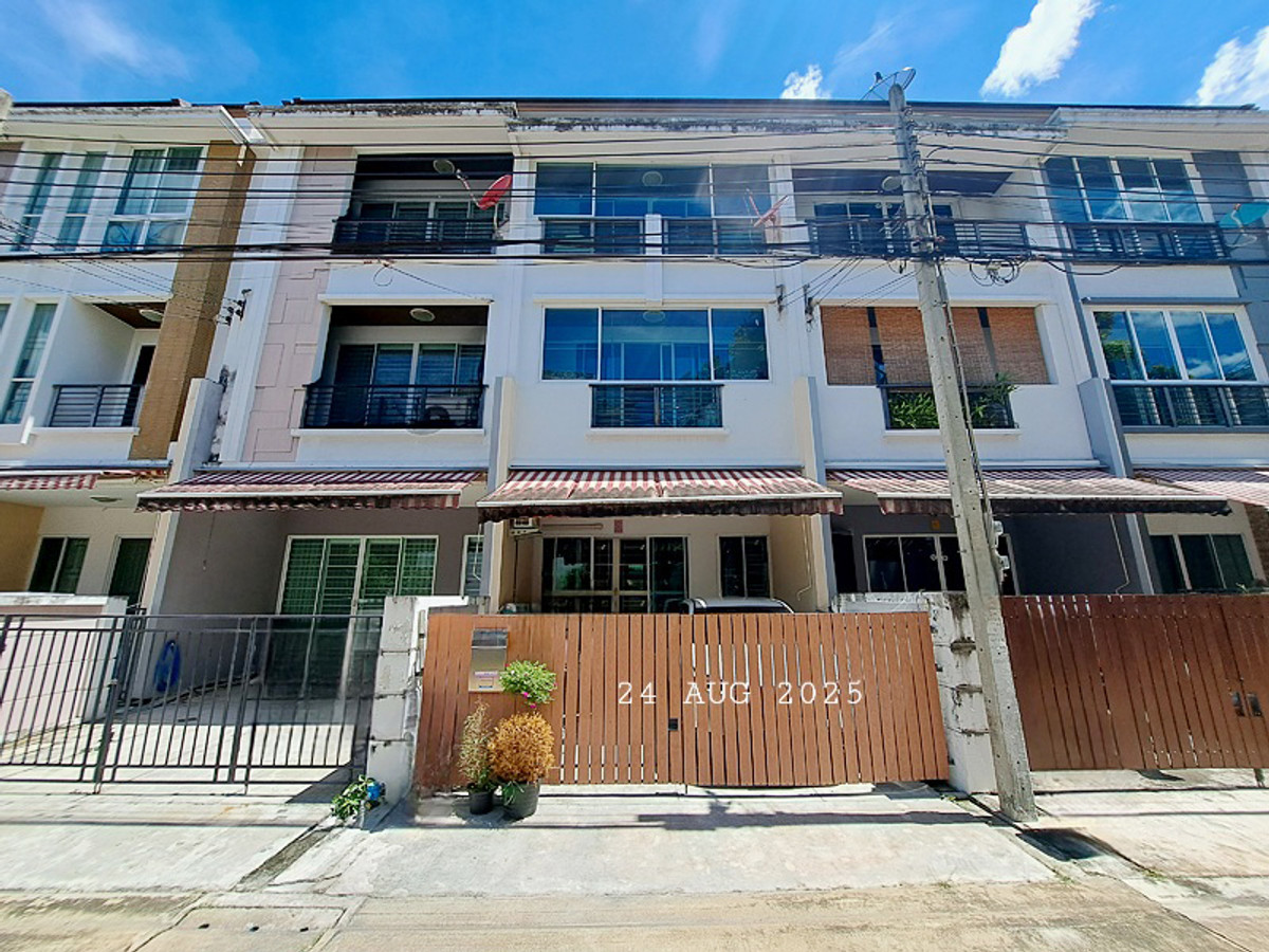 3-story townhome for sale, Ban Klang Mueang Sathorn Project-Taksin 2 Essence near BTS Wutthakat