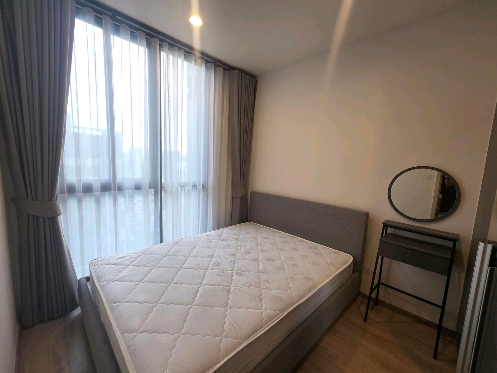 ชั้นสูง 2 ห้องนอนให้เช่า – รูปที่ 3